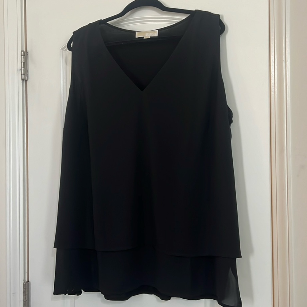 Michael Kors black v-neck sleeveless blouse size 3X